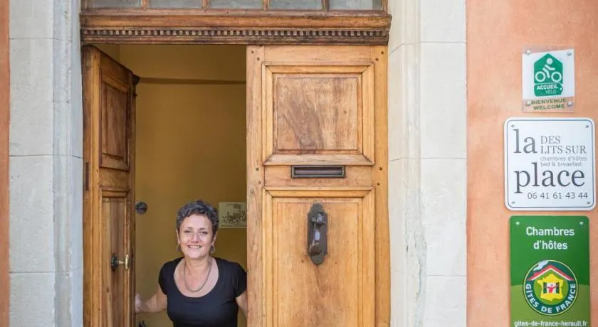 Des Lits Sur La Place - Image 1