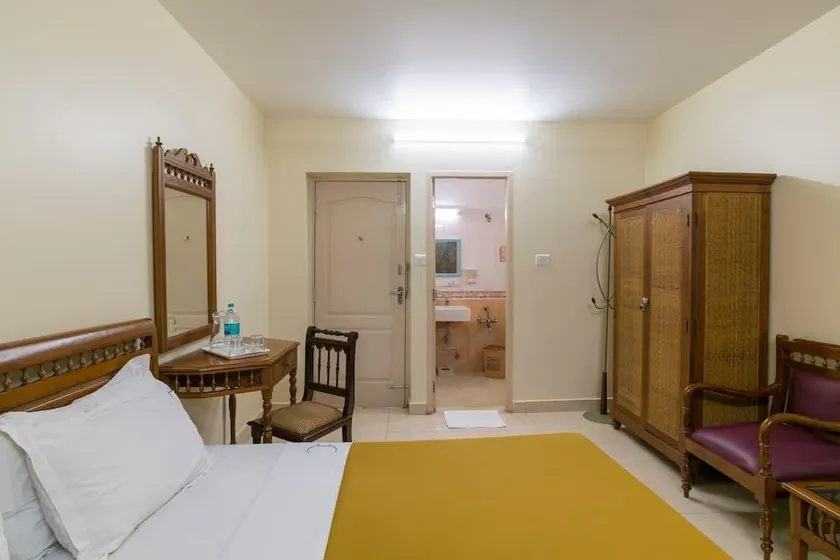 Crescent Corporate Stay - Image 1