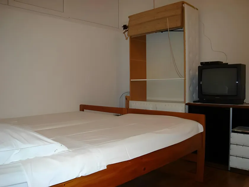 Collins Apartments - Image 1