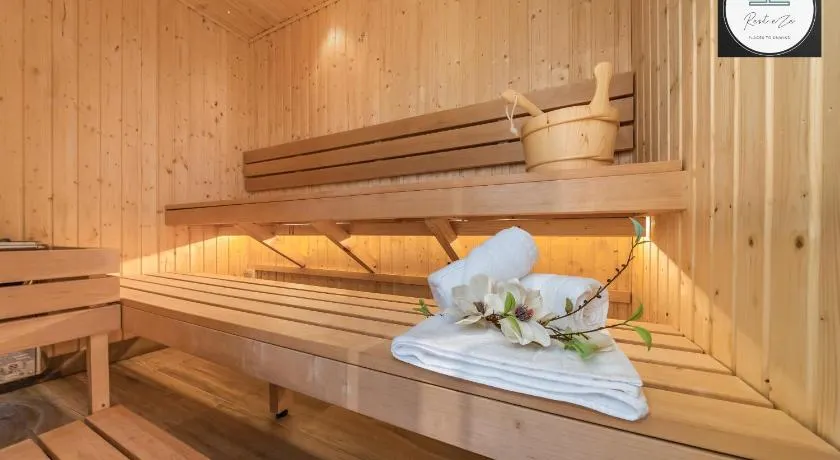 Romantic getaway UK with Private Sauna, King Bed, WiFi 517mbps & EV Charger - Image 1
