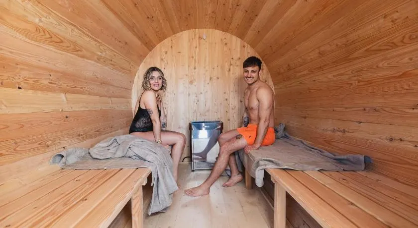 Rifugio diVino Dormire in una botte - Wine Barrel stay near Rome - Image 1