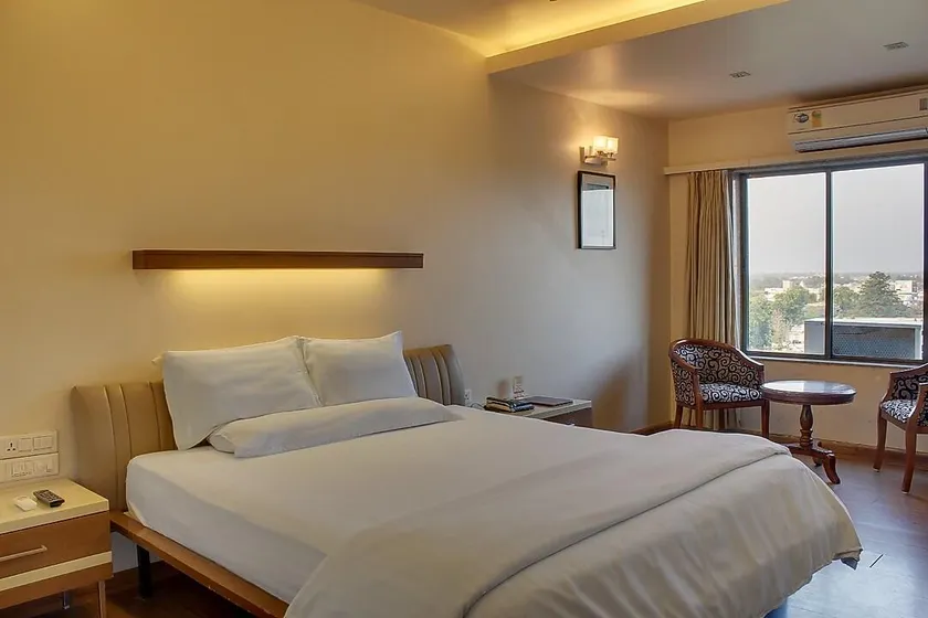 Hotel Royal Regency - Image 1