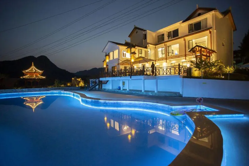 WuHe · Chunshan Luxury Lodge - Image 1