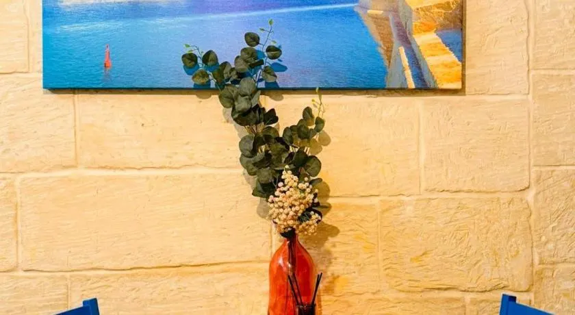Charming Stone Retreat Walk in Valletta - Image 1