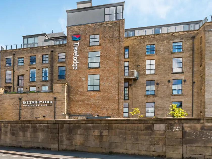 Travelodge Glossop - Image 1