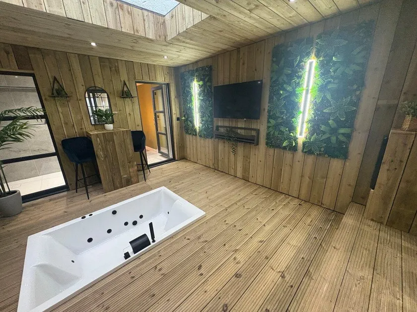 Willow Lodge - Image 1