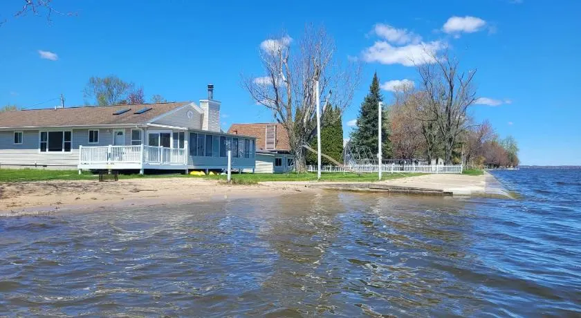 Poplars Lake Life Resort - Image 1