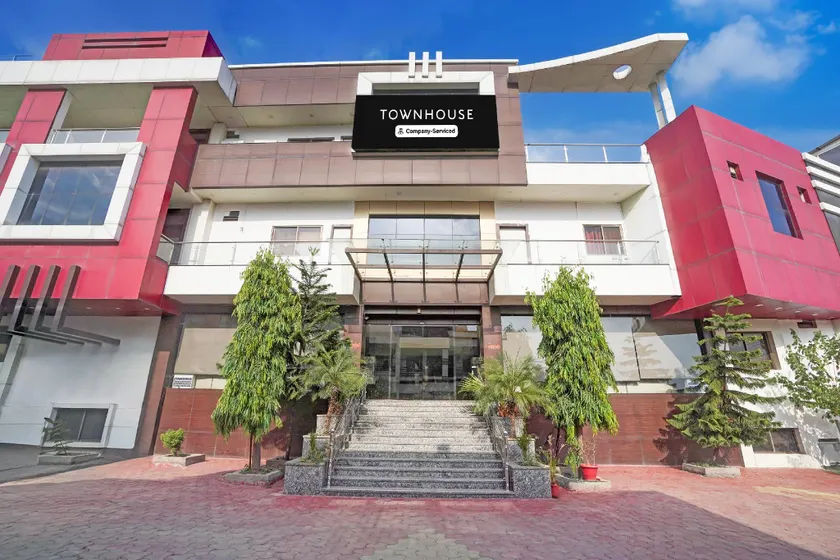 Townhouse Lalghati Near Airport - Image 1