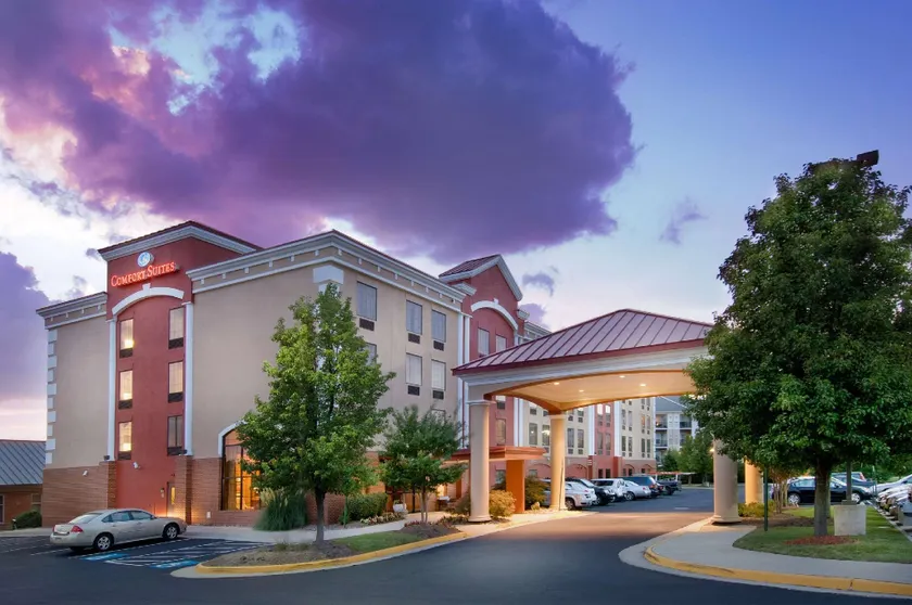 Comfort Suites Dulles Airport - Image 1