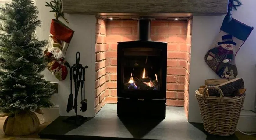 Woodland Cottage - private courtyard - Pet Friendly Retreat in the heart of Windermere - Image 1