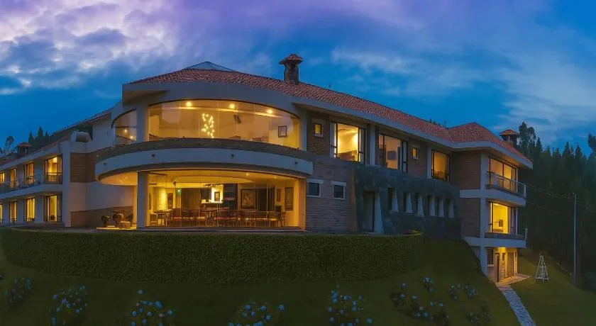 Hotel Medina Del Lago - Image 1