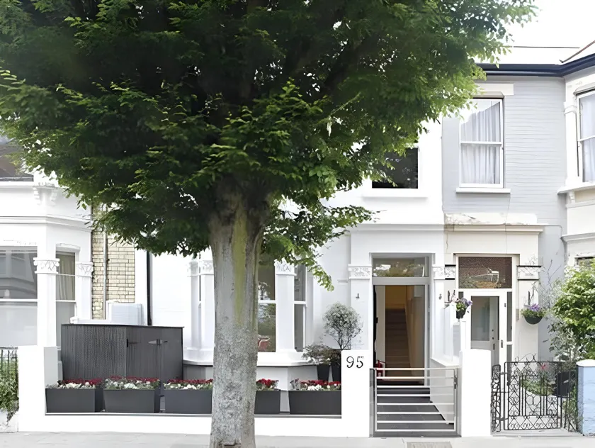 Iffley Apartment 1 - Image 1