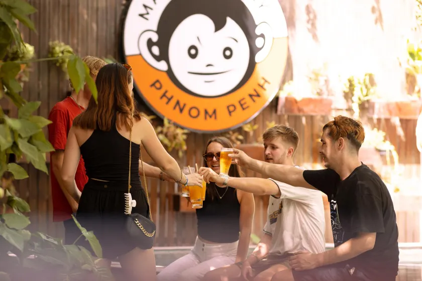 Mad Monkey Hostel Phnom Penh - Image 1