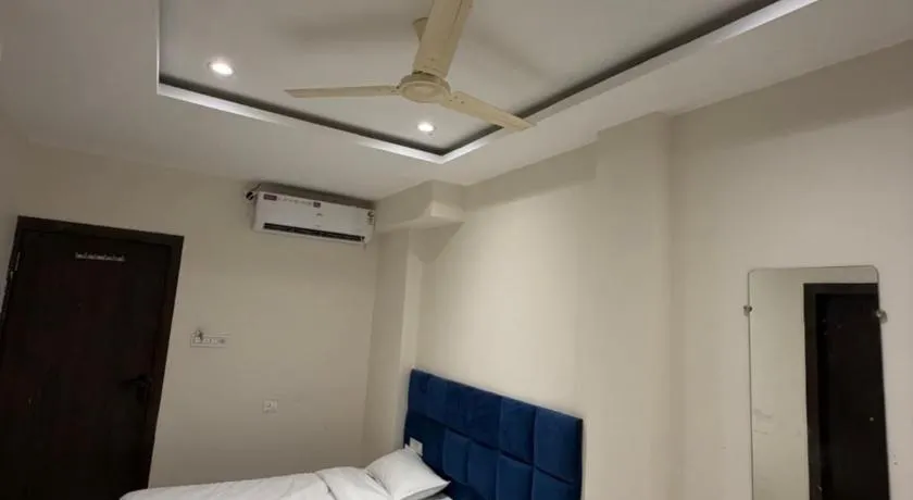 Hotel Durga Palace - Image 1