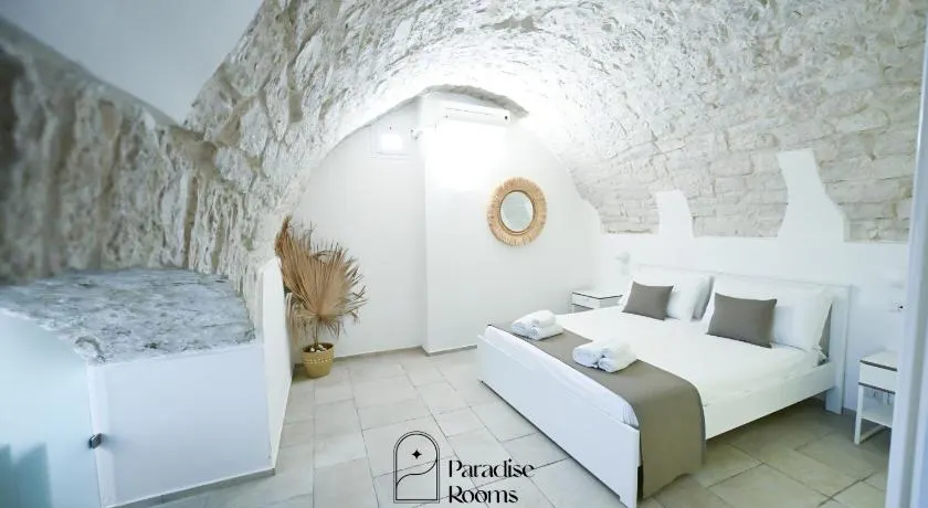 Paradise Rooms - Image 1
