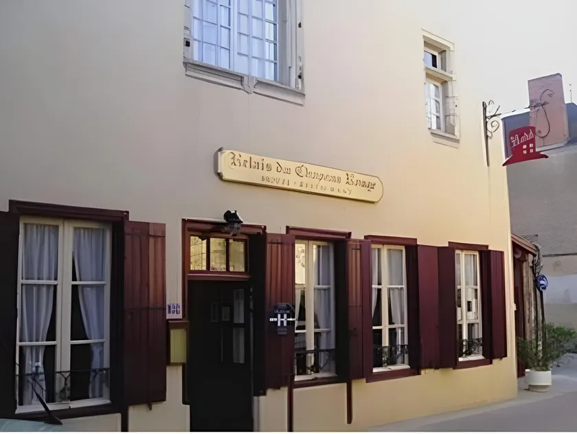 Logis Le Relais du Chapeau Rouge - Image 1