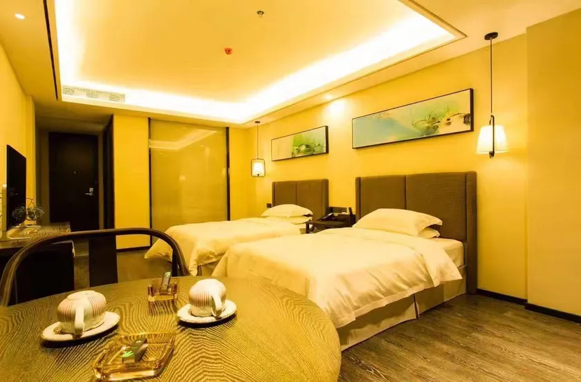 Seven Leaf Boutique Hotel - Image 1