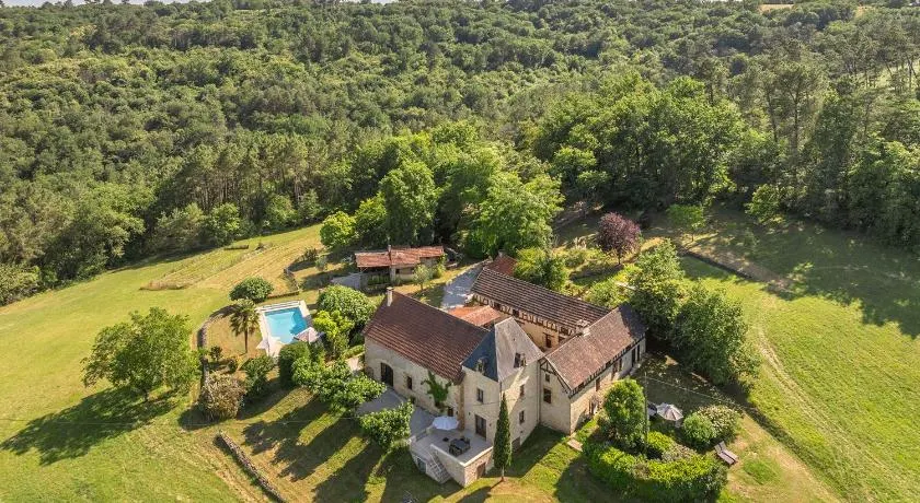 Domaine des Grands Bois Privatisé, 9 chambres, 18 personnes, salle de jeux, piscine panoramique privée et chauffée - Image 1
