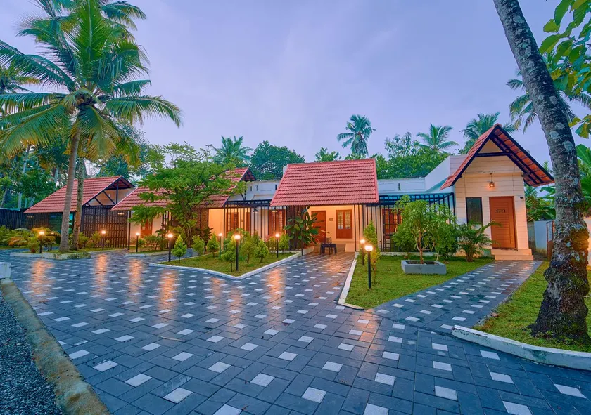 Sarang Resort Varkala by VOYE HOMES - Rooms & Pool Villas - Image 1
