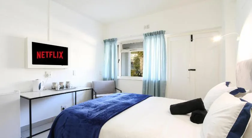 Sea Point apartment - Image 1