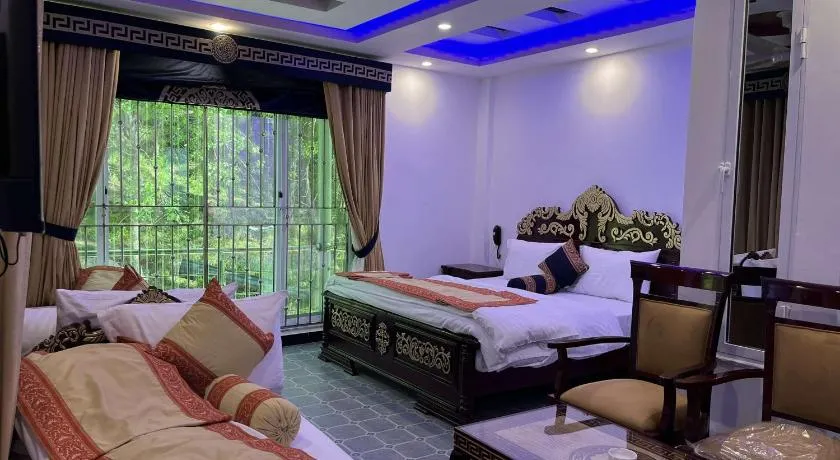 Areesh Hotel & Restaurant - Image 1