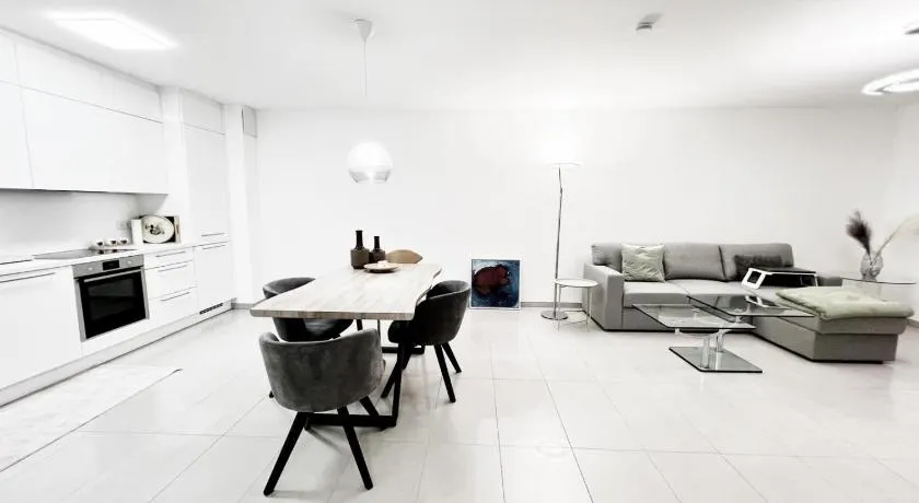 Özels Designer Loft Metzingen - Smart TV, Netflix, private kostenlose Tiefgarage, Self-Express Check-in,Check-out, Outlet 100m - Image 1