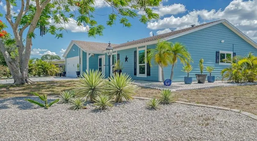 Beautiful Home - Oasis Backyard with Heat Pool - Image 1