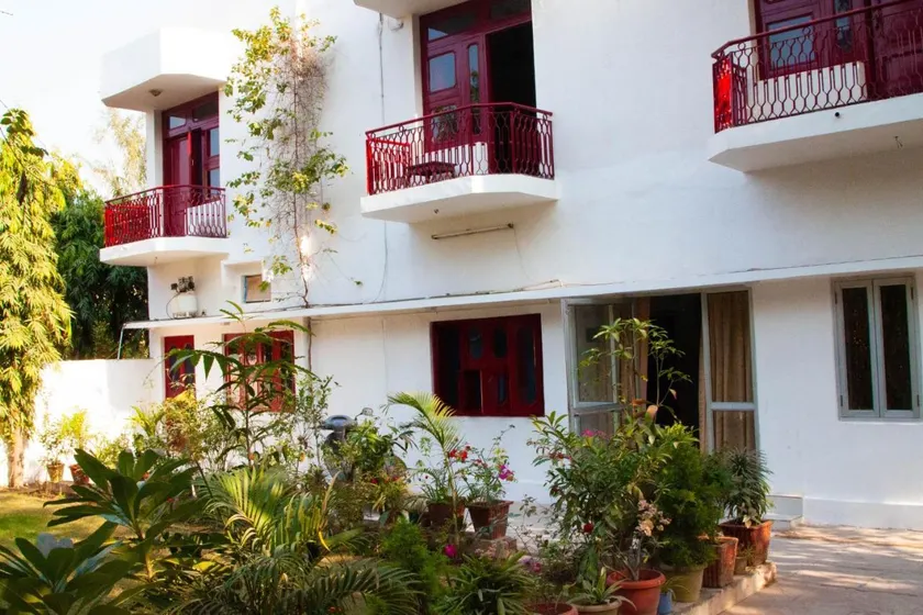 Falcon guest house - Image 1