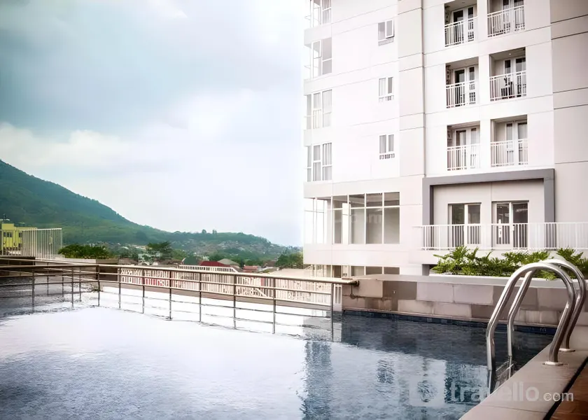 Deluxe and Cozy 2BR Apartment at Skyland City Jatinangor By Travelio - Image 1