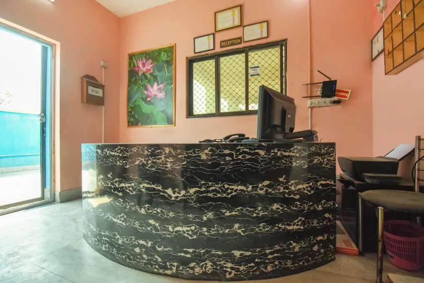 Hotel O Regal Inn - Image 1