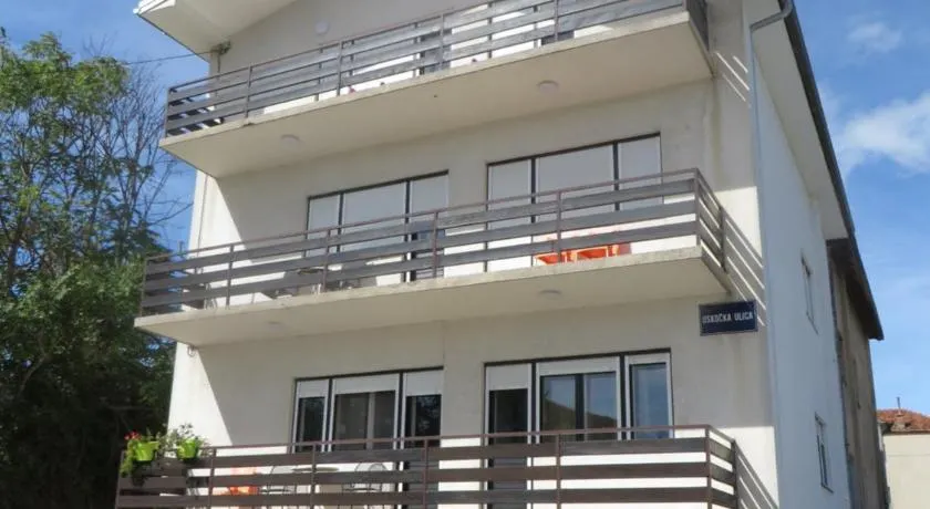 Apartment Central - Image 1