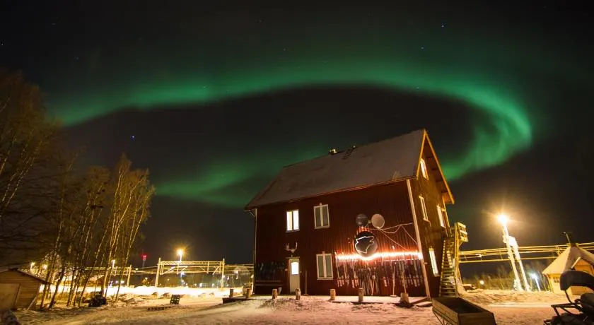 Abisko net Hostel & Huskies - Image 1