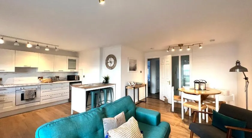 Bellevue Apartment - Image 1