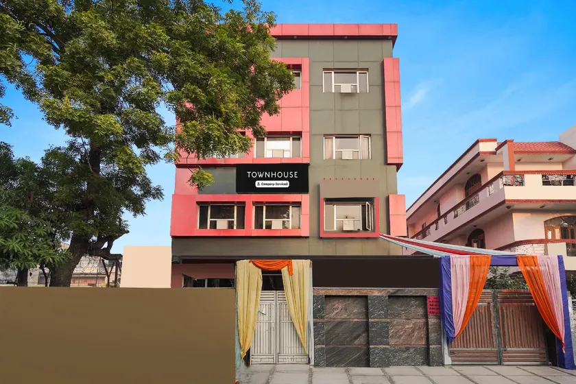 Townhouse Maithli Marg Sector 55 Formerly Red Roof - Image 1