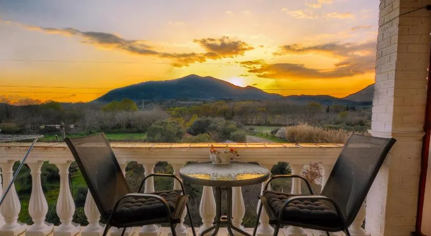 Katerina's Sunset Apartment - Image 1