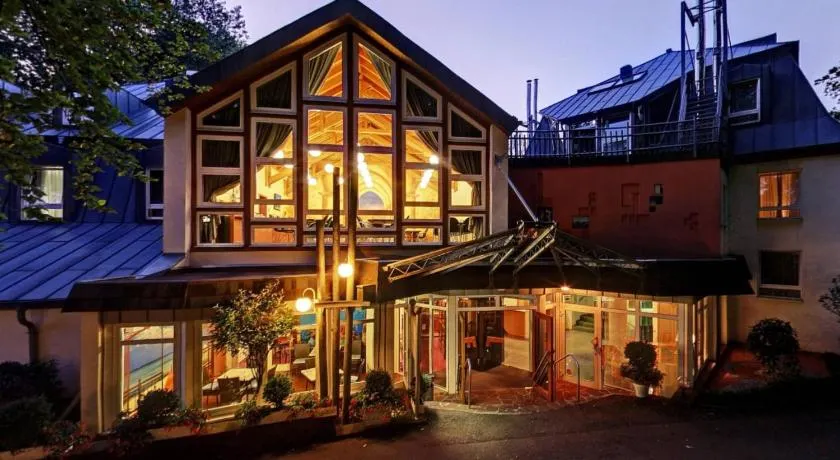 Alfa-Hotel - Image 1