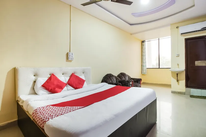 OYO 70806 Hotel Himalya - Image 1