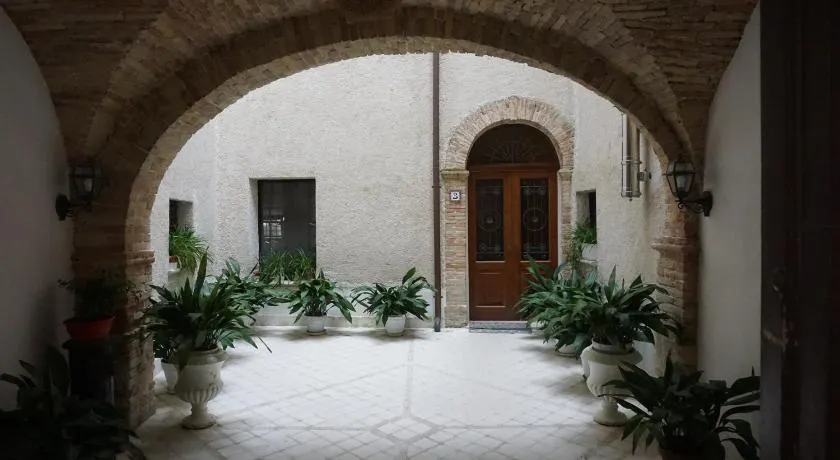 Palazzo De Fabritiis - Image 1