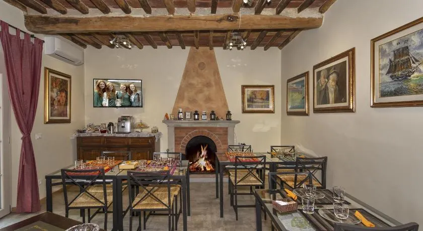 Art Gallery B&B - Image 1