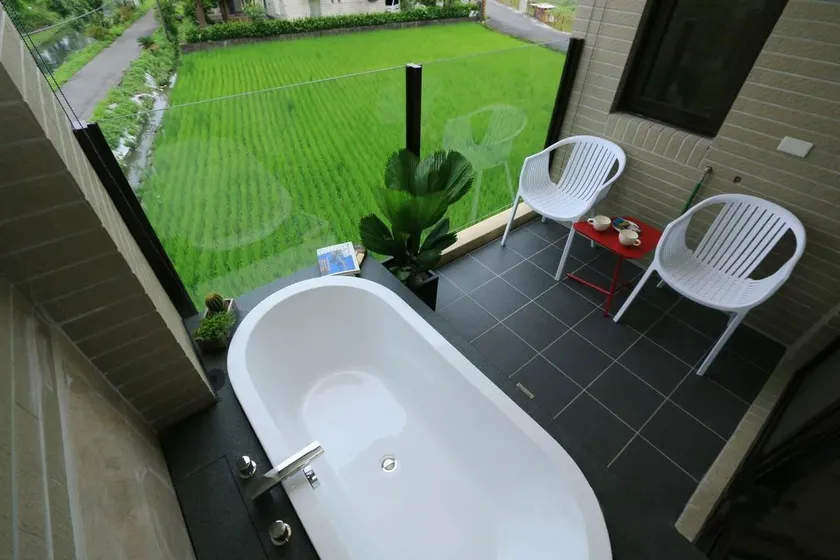 Riverbank Villa ll - Image 1