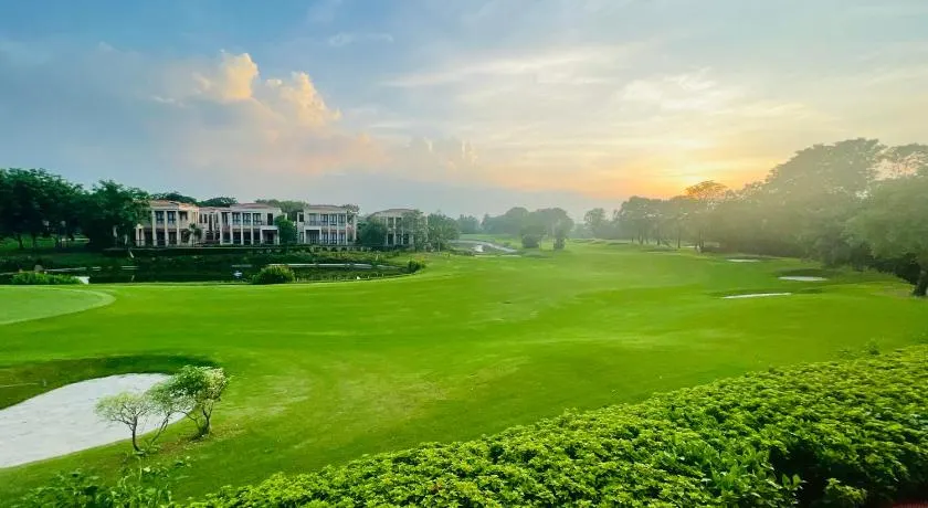 Beautiful Apartments at Tarudhan Valley Golf Resort, Manesar - Image 1