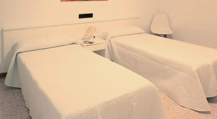 Hostal Lara - Image 1