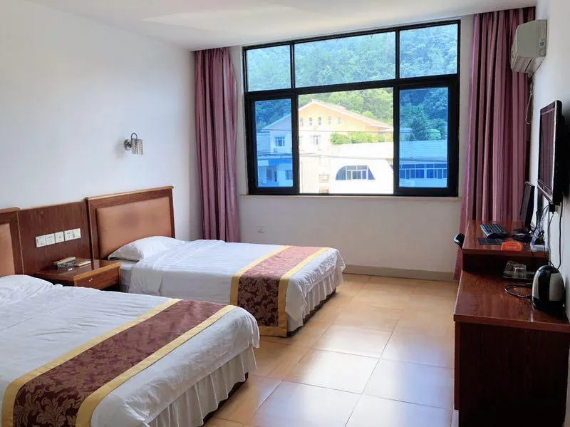 Friendship Hotel - Image 1