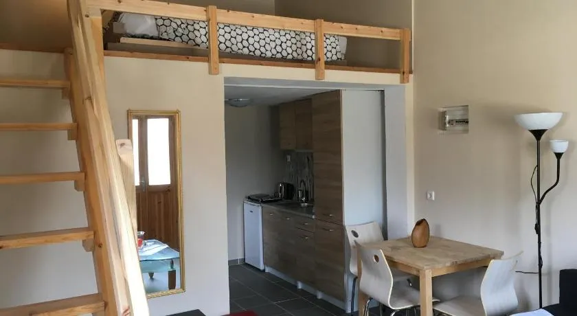 Joges Apartment - Image 1