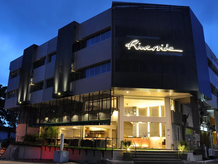 Riverside Boutique Hotel - Image 1