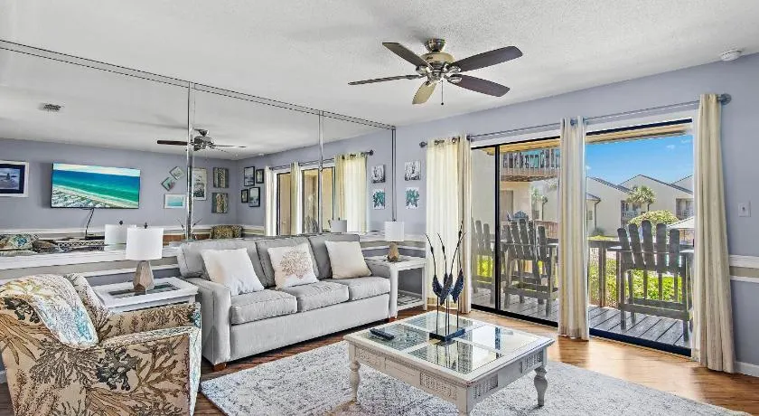 Blue Surf Beach Getaway - Image 1