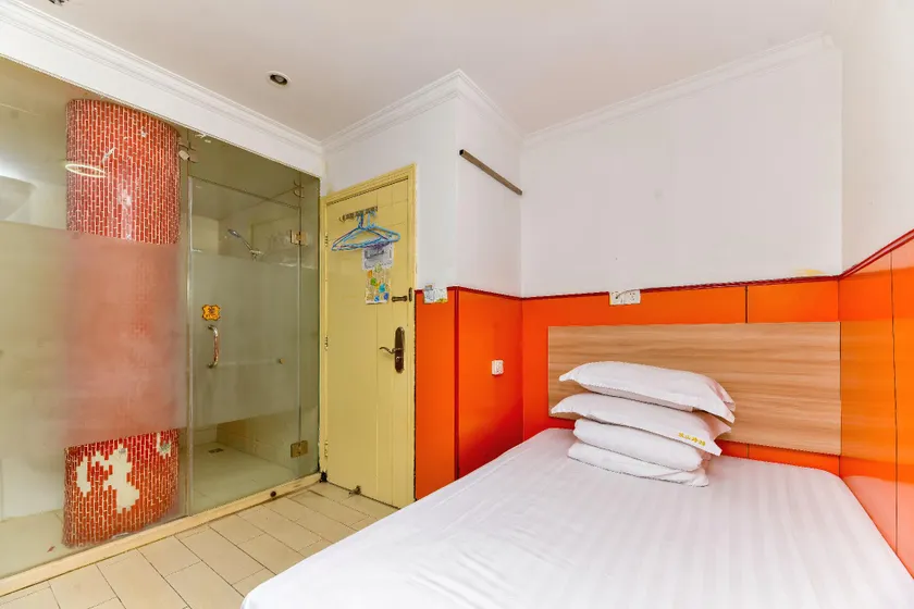 Haoting hotel (Shanghai Xincun Road Subway Station) - Image 1