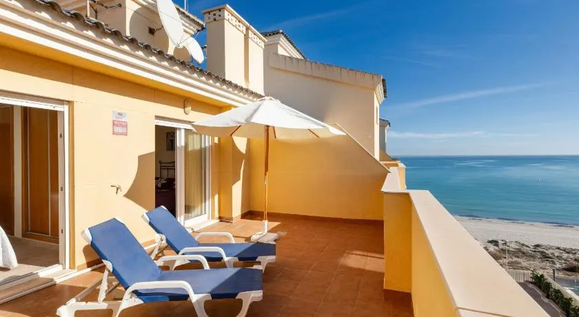Penthouse am Strand mit WLAN und Pool - Image 1