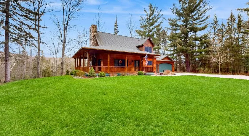 Sturgeon River Retreat - Image 1