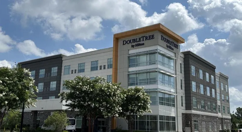 DoubleTree by Hilton Greenville Woodruff Road - Image 1